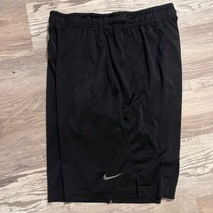 Nike shorts size L